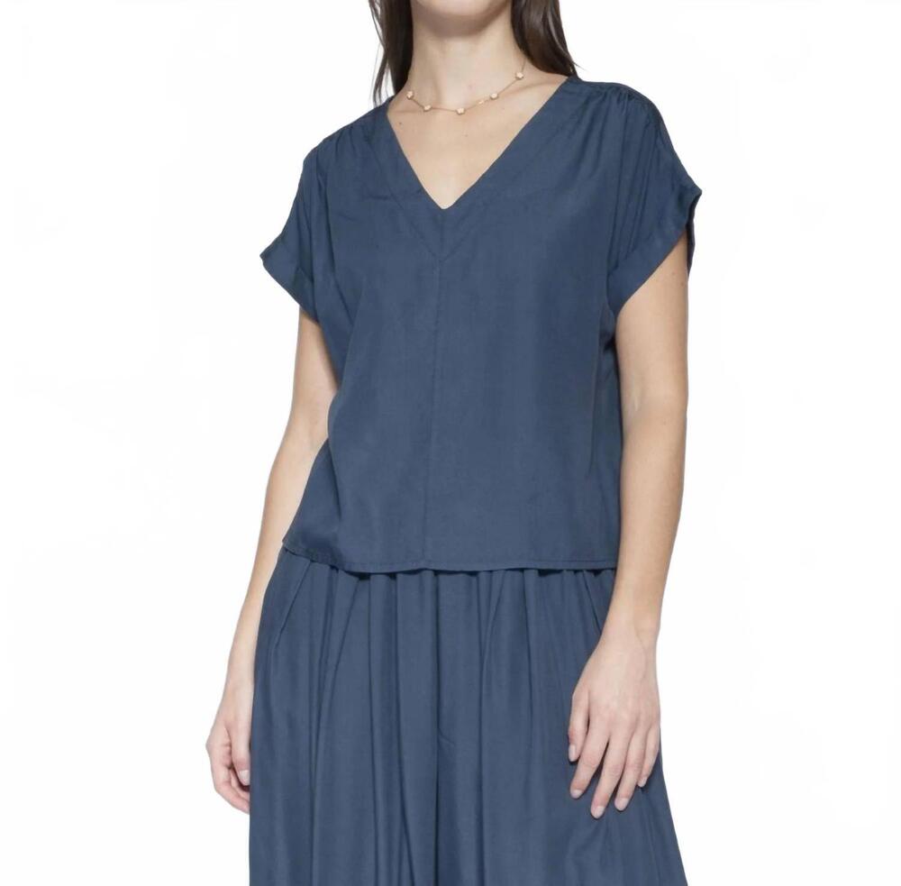NEW BLUEBERRY linger top in navy